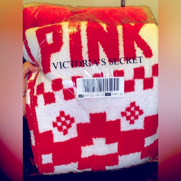 Pink by Victor’s Secret Marshmallow knit blanket BNWT - Picture 1 of 2